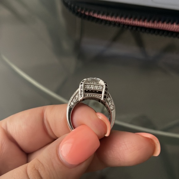 size 8 925 sterling silver ring - Picture 4 of 6